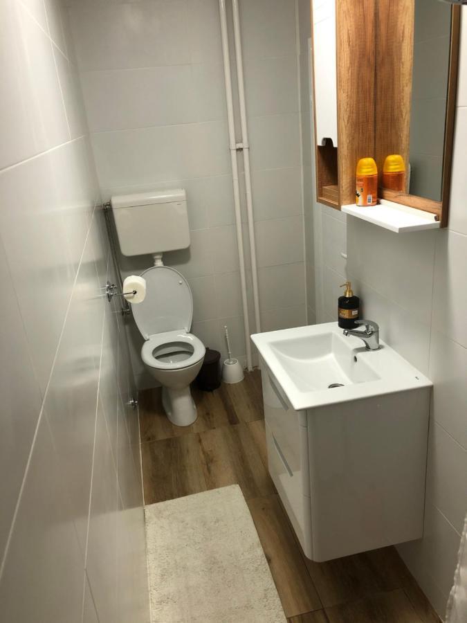Modern Studio Belgrado Esterno foto