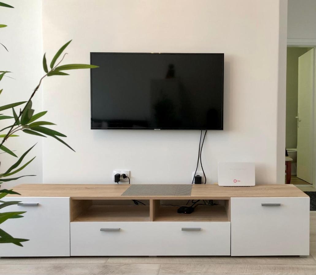 Modern Studio Belgrado Esterno foto